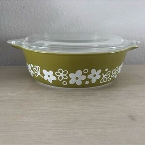 Pyrex Crazy Daisy Spring Blossom #471 Avocado 1 Pint Round Casserole w/ Lid